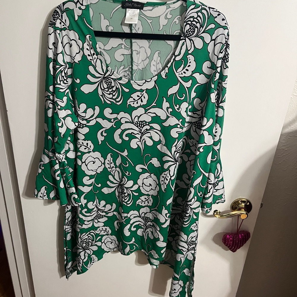 💝 2X Floral Green and White Women's Top - Picture 6 of 9